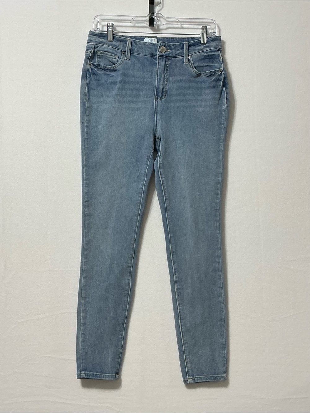 Time and Tru Women’s 6 High Rise Skinny Stretch Jeans Medium Light Wash - Picture 2 of 6